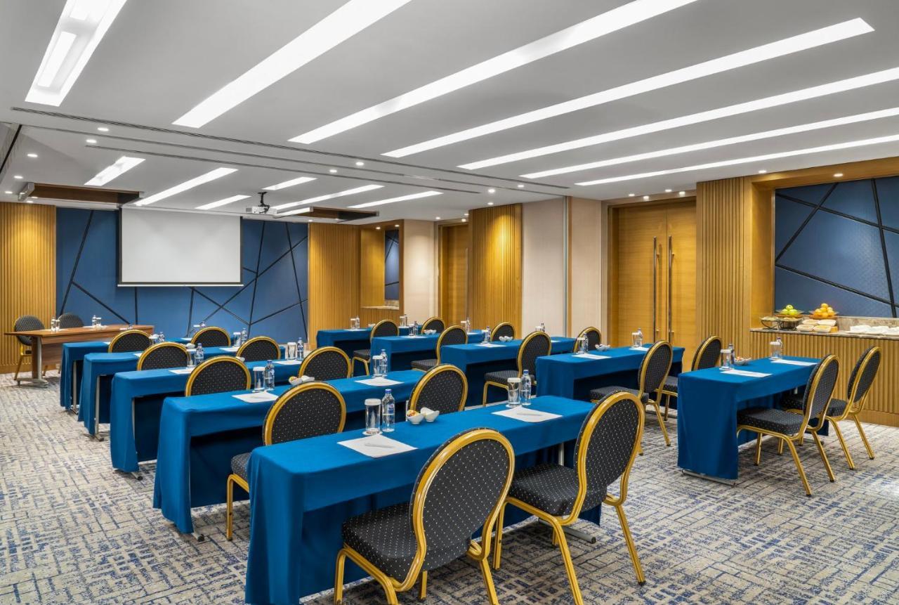 Crowne Plaza Florya Istanbul By Ihg Hotel Exterior foto Meeting room
