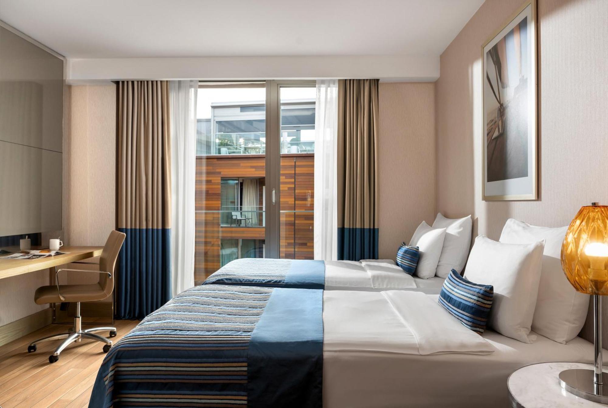 Crowne Plaza Florya Istanbul By Ihg Hotel Exterior foto A typical room at the hotel