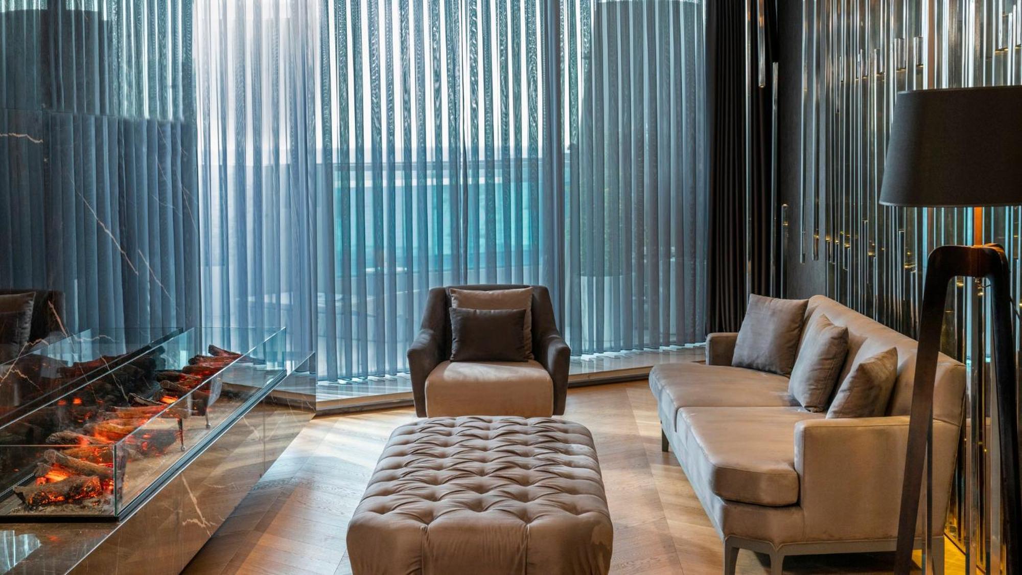 Crowne Plaza Florya Istanbul By Ihg Hotel Exterior foto The interior of a suite at the Mandarin Oriental, Munich